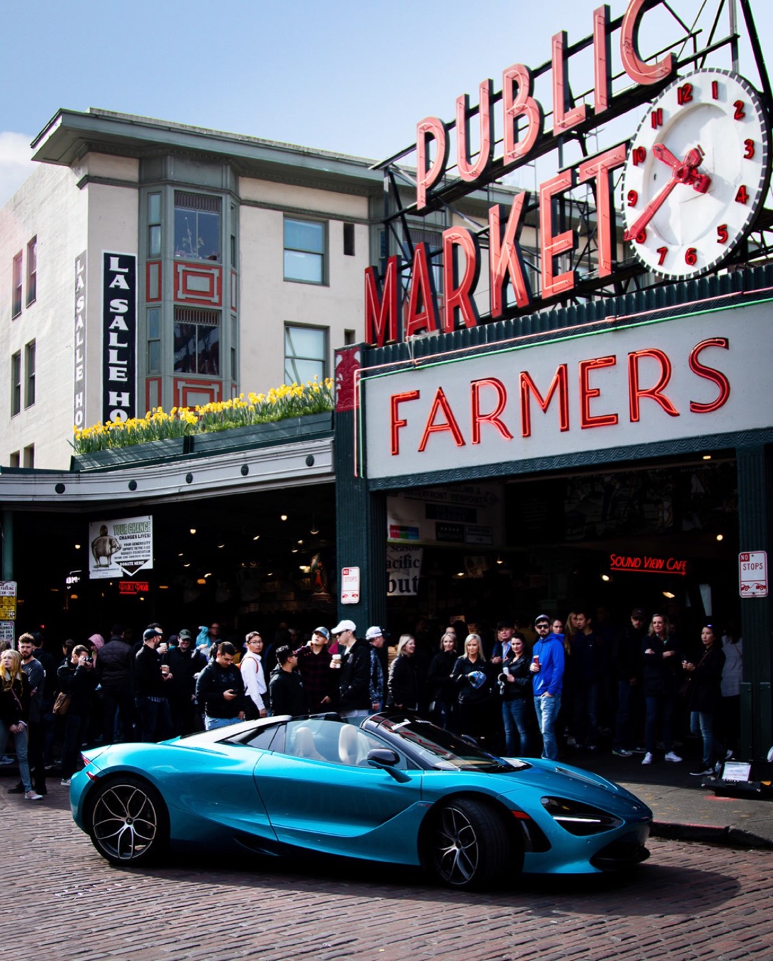 McLaren 720S Spider, vertical editorial frame